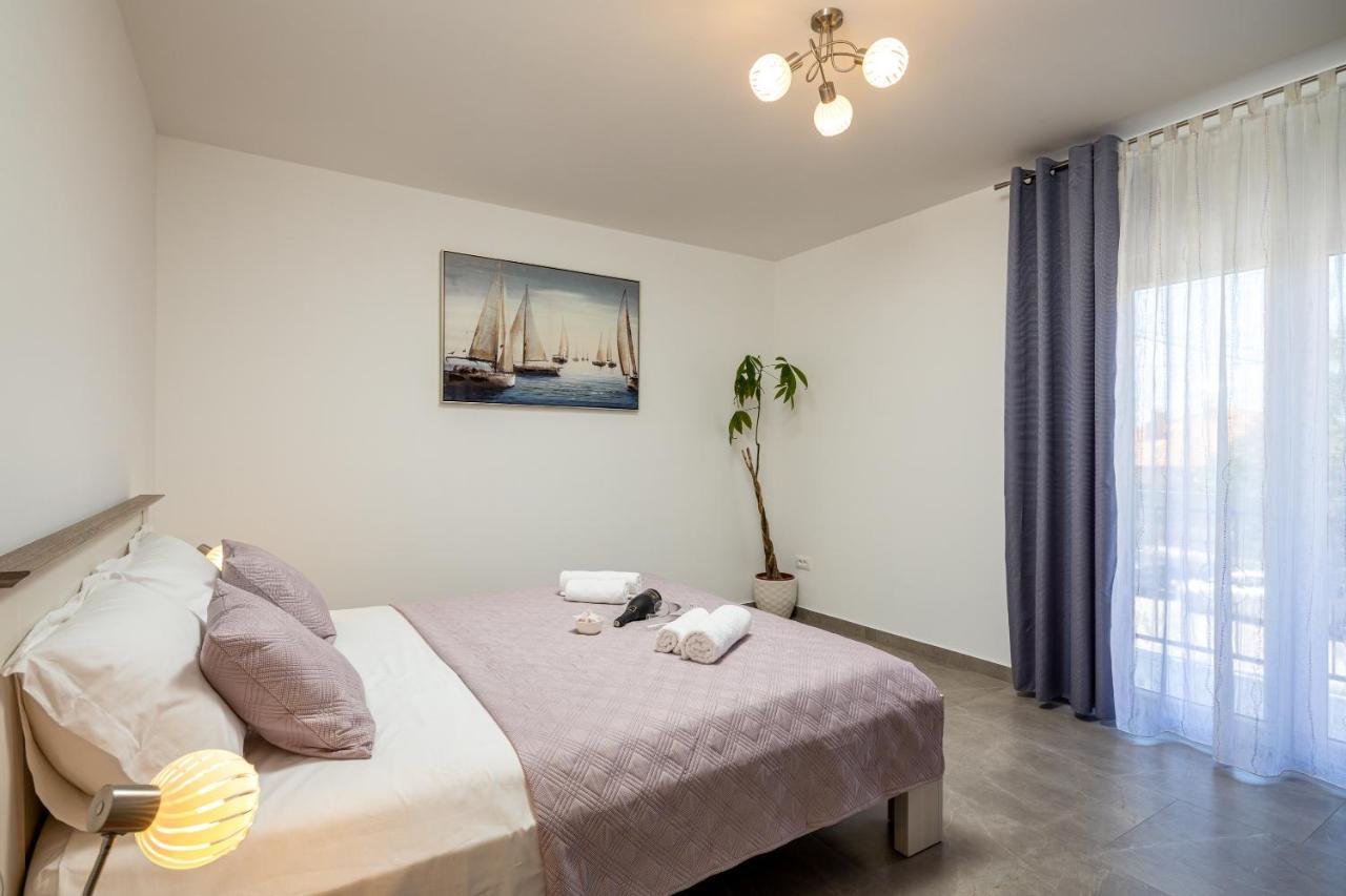 Apartment Navika Омиш Экстерьер фото