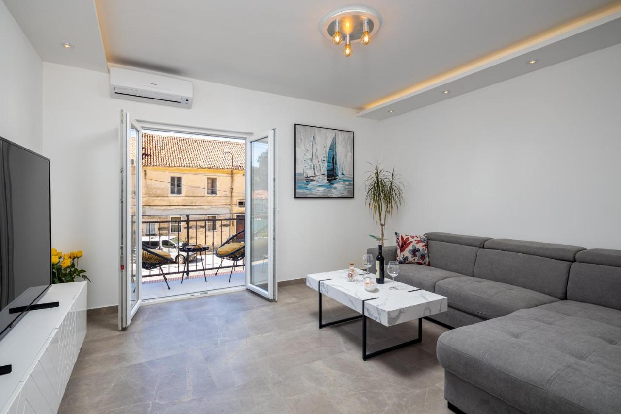 Apartment Navika Омиш Экстерьер фото